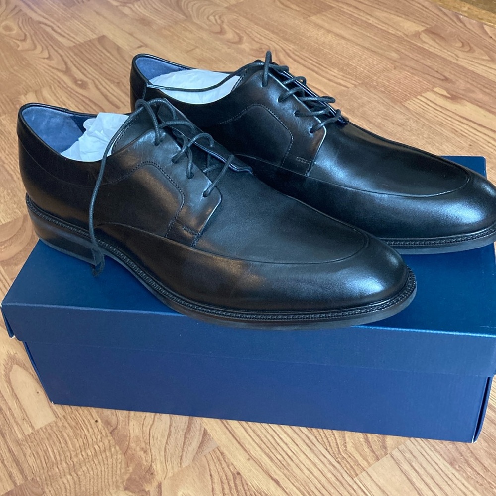 Cole Haan men’s black dress shoes